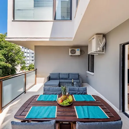 Flower Veranda 1st Floor App Apartman *