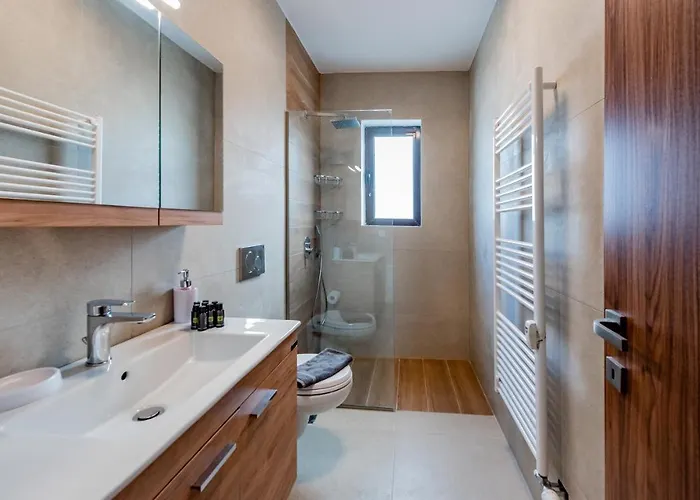 Flower Veranda 1st Floor App Apartman *